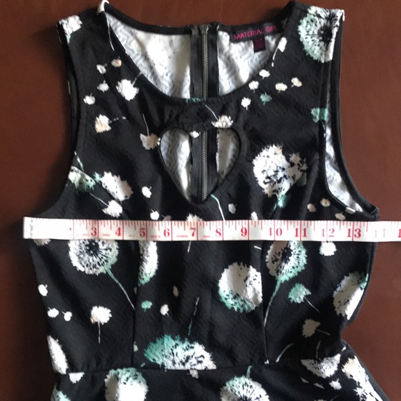 Material Girl Heart Neck Cut Out Floral Print Casual Dress - Picture 7 of 9